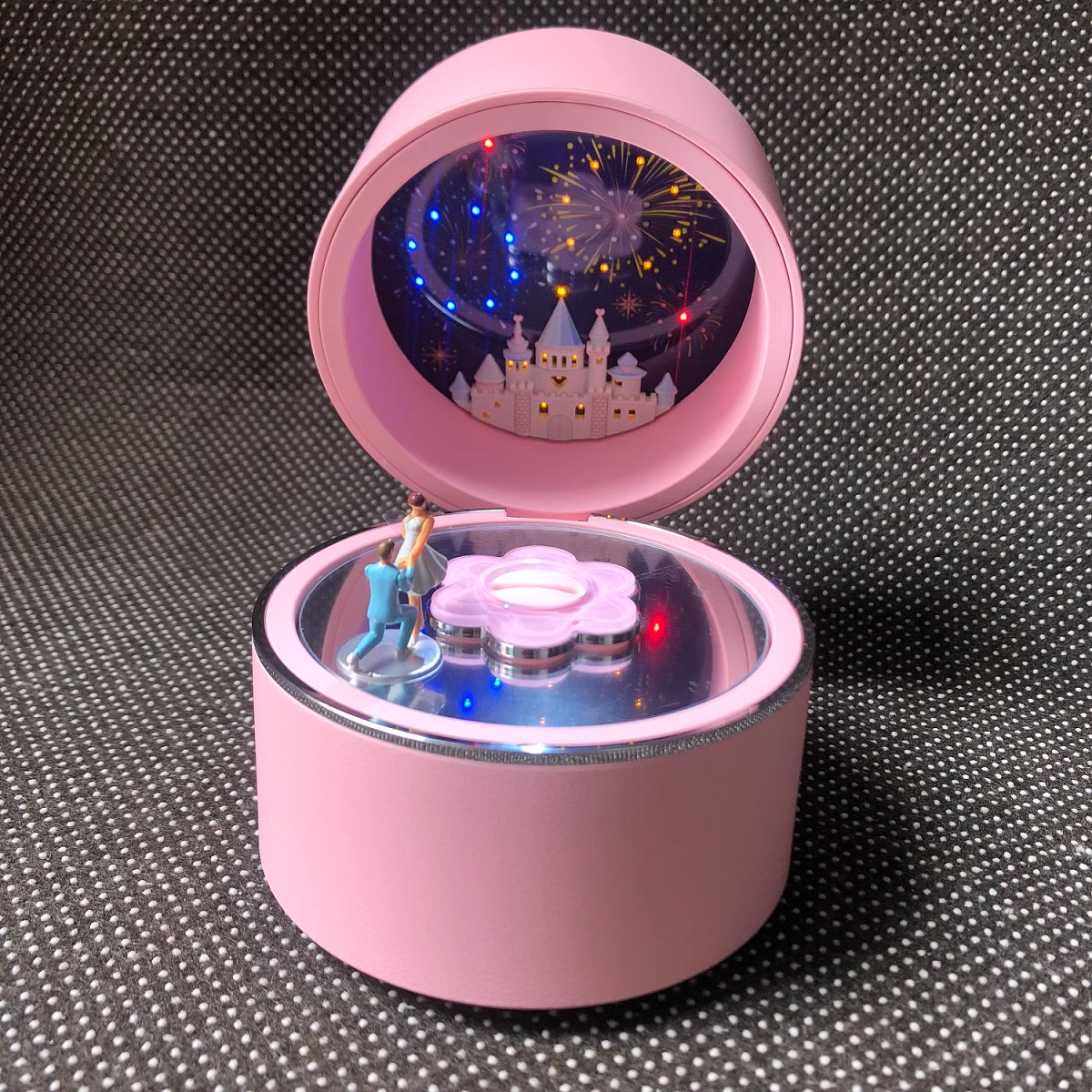 The Love ™ Round Ring Box